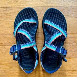 Women’s Rainbow Strap Chaco Active Sandals Size 8